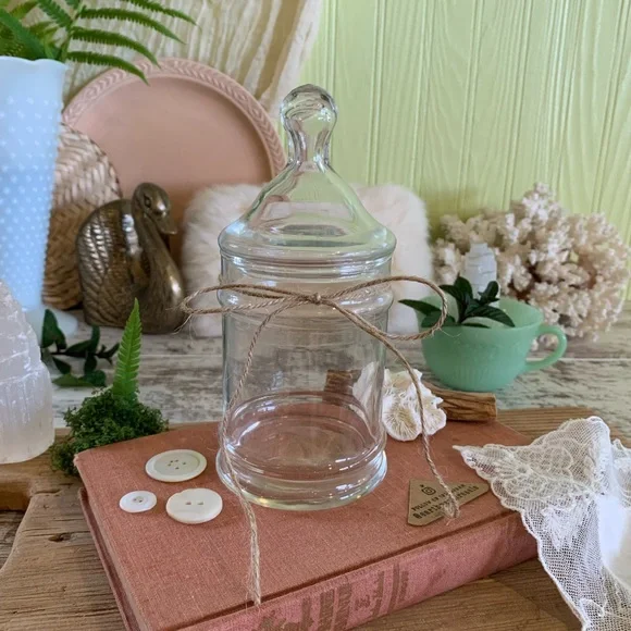 Vintage Glass Canister 🫙 - Picture 8 of 9